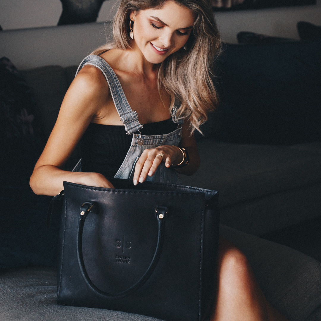 Classic Naomi Leather Handbag - Black Edition