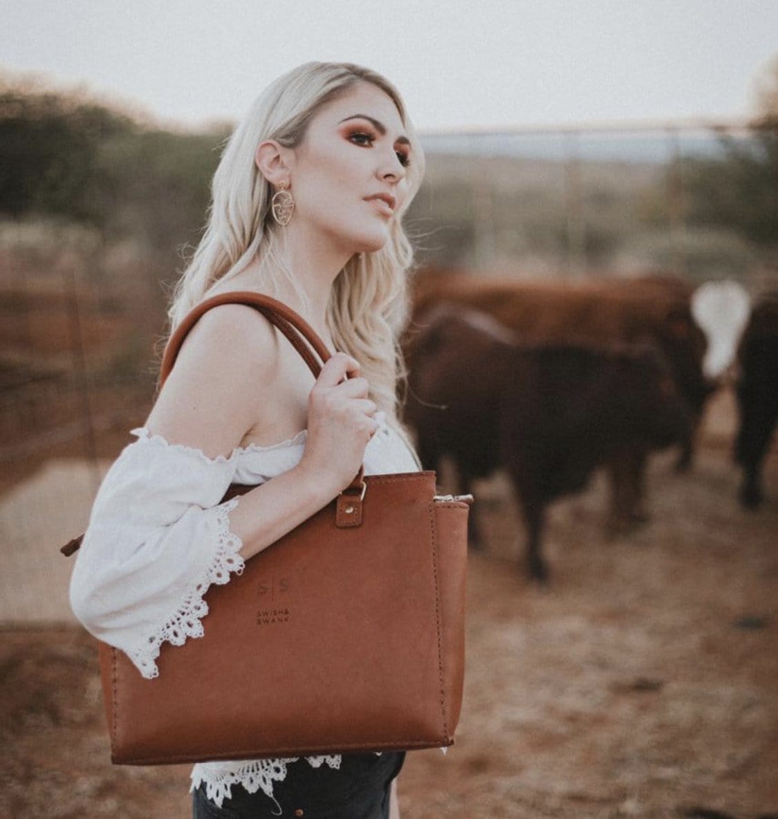 Classic Naomi Leather Handbag - SWISH AND SWANK
